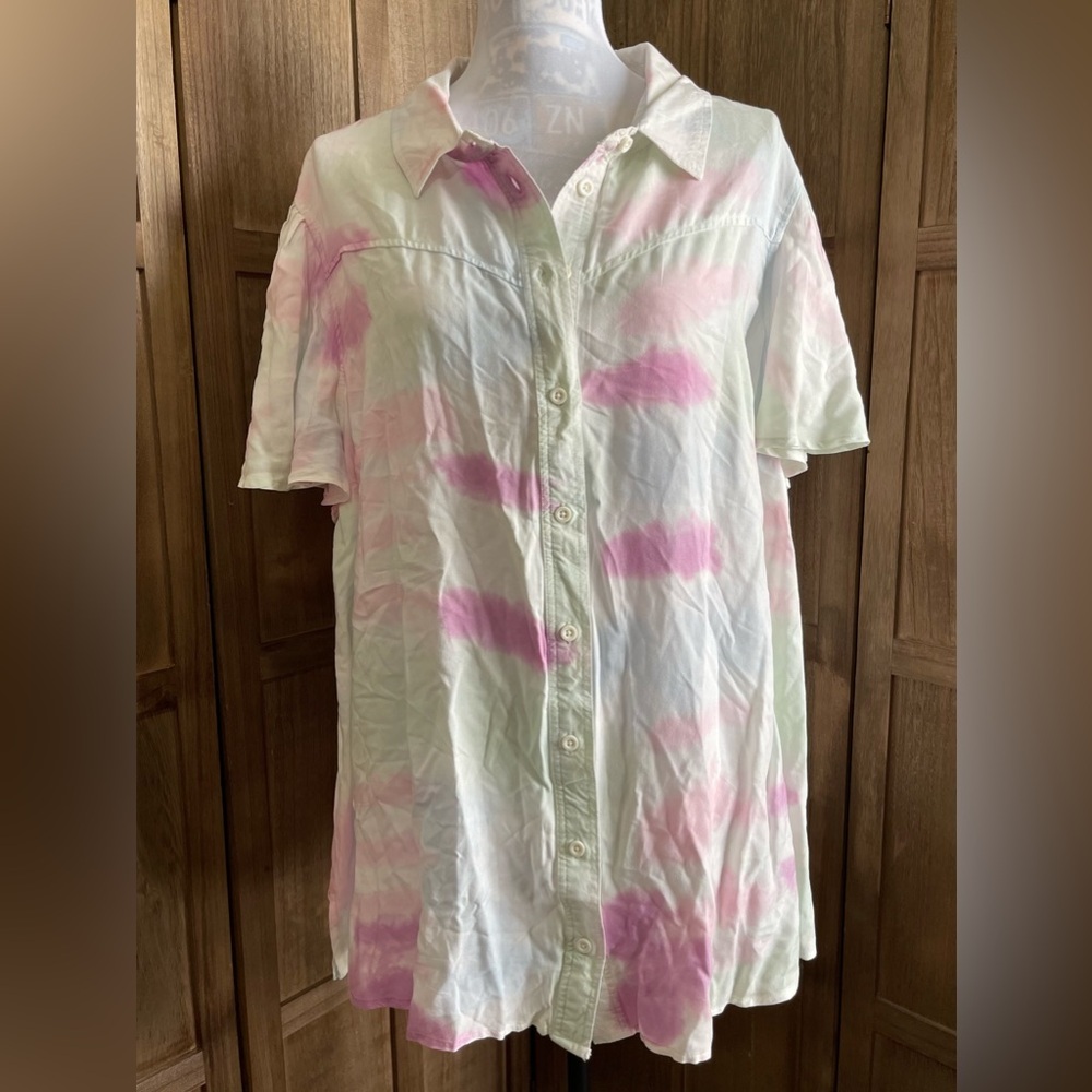 NWT Lane Bryant Women’s Tie Dyed Button Down.